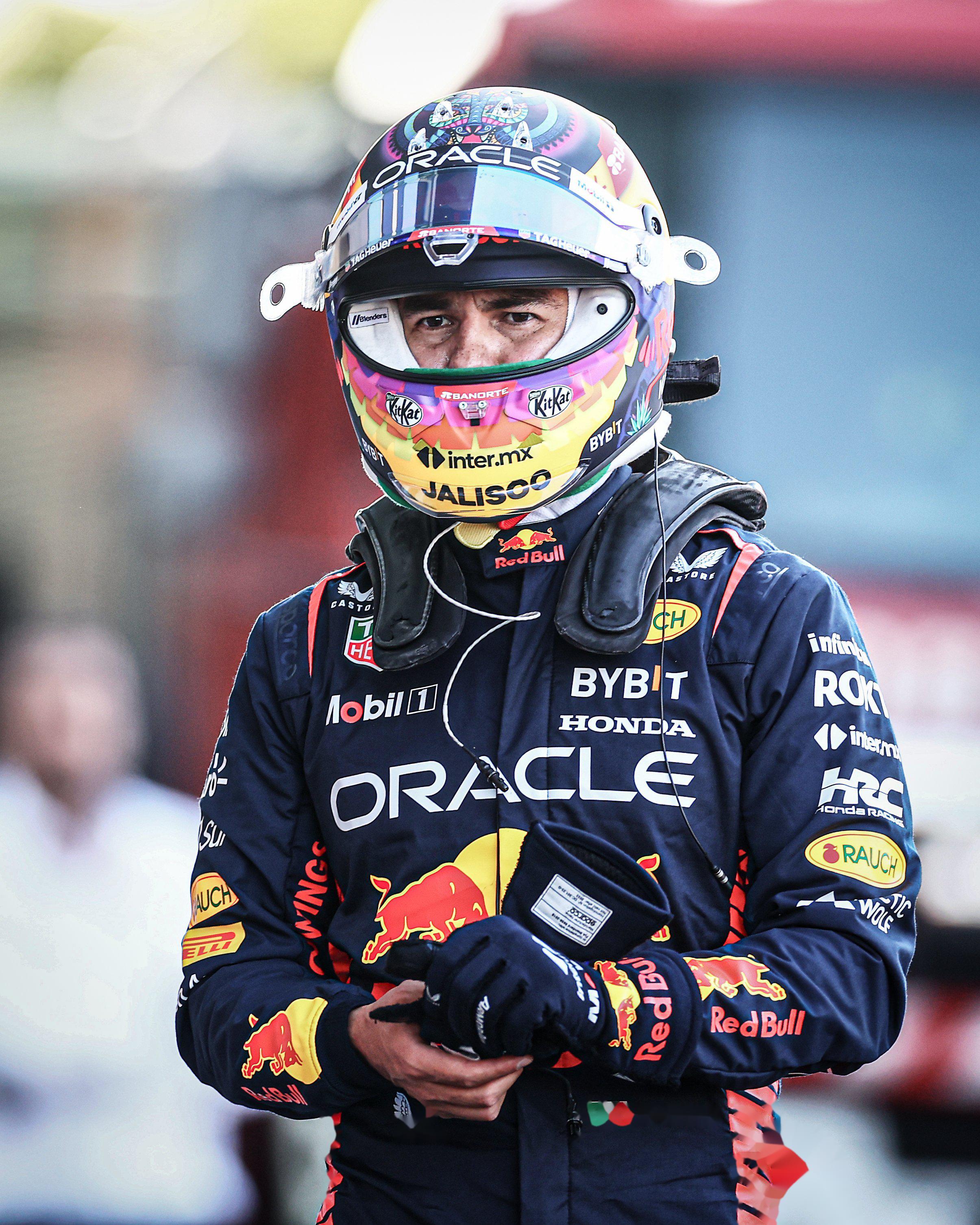 雷诺车队横扫梅赛德斯,佩雷兹关键制胜 雷诺车队横扫梅赛德斯,佩雷兹关键制胜