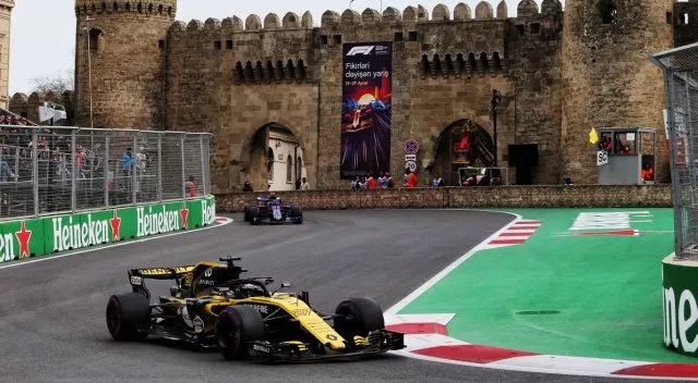 开云体育APP下载-雷诺车队碾压梅赛德斯，塞恩斯刷新纪录