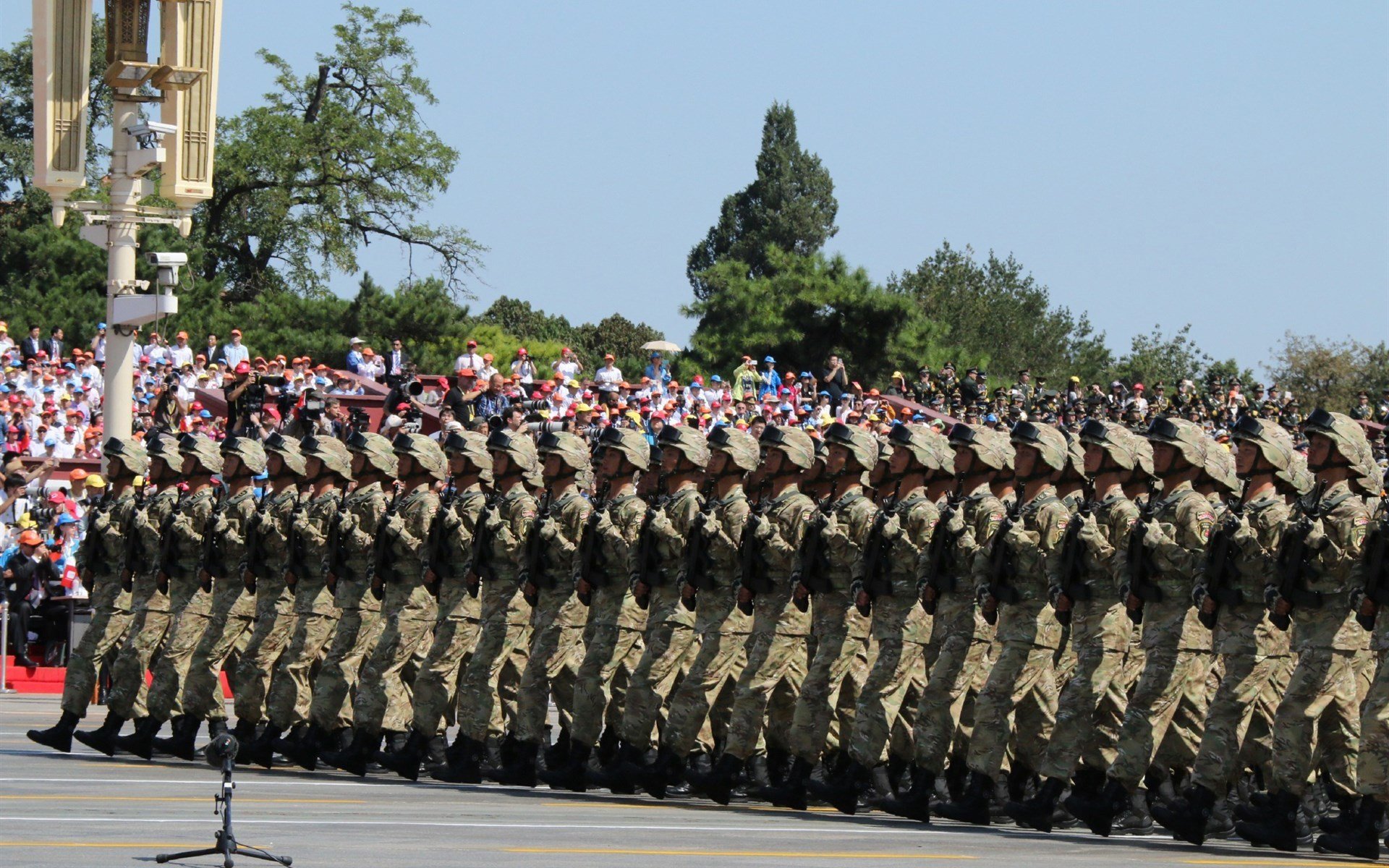 跨界主宰，当足球灵魂在篮球场上冲垮巨人，生死时刻他接管了一切