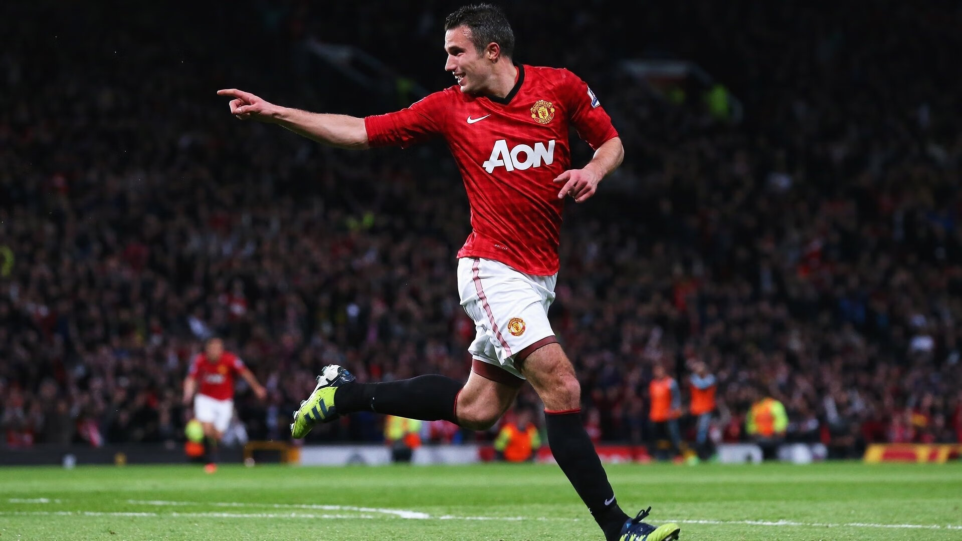 冰火之间，爱德华兹的稳态艺术与失衡的对决